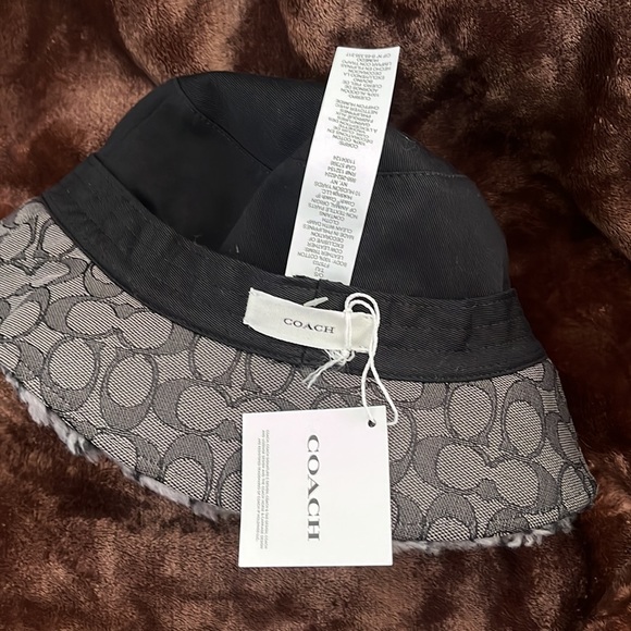 Coach Hat Signature Sherpa Bucket Hat - Logo Black/Grey - Picture 4 of 4